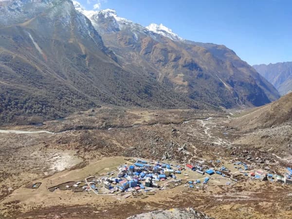 Kyanjin Gompa Lower Peak