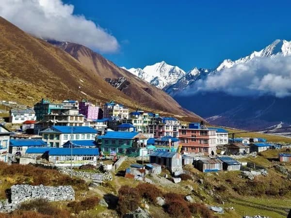 Kyanjin Gompa Photo 1