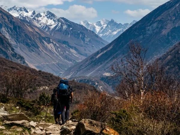 Manaslu region mountain trail Nepal