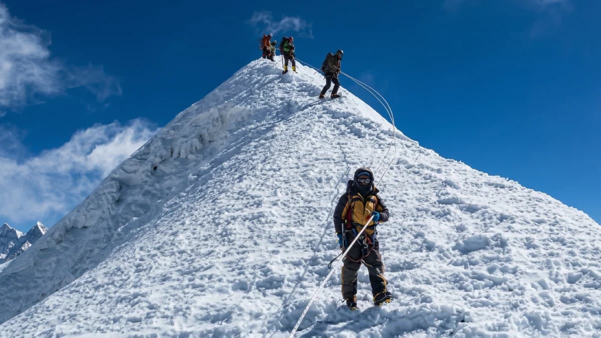 Island Peak Climbing - 14 Days Expedition | Everest Region Summit